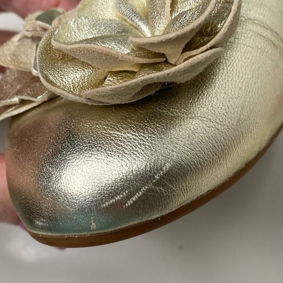 Tory Burch Blossom Floral Appliqué Ballet Flat in Metallic Spark Gold  Size 7 - Picture 10 of 10